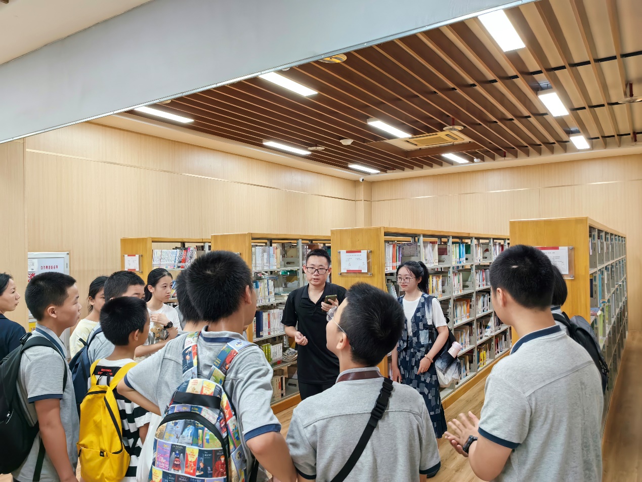 “对话革命先辈，赓续红色血脉”大思政课实践活动顺利开展